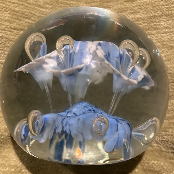 Signed Art Glass Paperweight Blue Flowers John Gentile Glass,  Star City WV - Picture 4 of 11